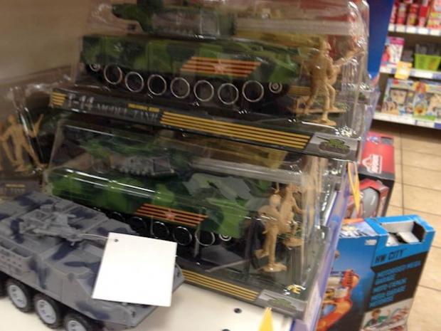 Російські іграшки у супермаркеті "Сільпо". Фото: соцмережі.