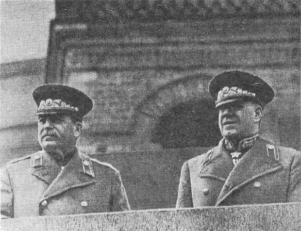 Сталін та Жуков. Архівне фото.