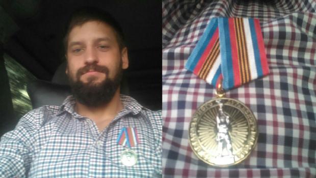 Медаль Смирнова від "скрепних" репресій не захистила. Фото: соцмережі.