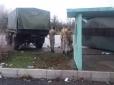 Моторошна трагедія на Миколаївщині: Вантажівка Нацгвардії в'їхала у зупинку - дівчині відрізало голову (фото)