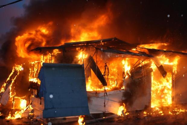 Пожежа на ринку в Запоріжжі. Фото:прес-служба ДСНС