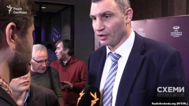 Чому ж Віталій Кличко так тримається за Володимира Бондаренка? Фото: скріншот з відео.