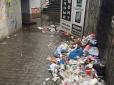 Мешканці Києва шоковані горами сміття в підземних переходах (фотофакт)