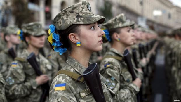 Серед українських жінок з'являться генерали. Фото: Рейтерс.