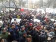 Вимагають покарати вбивць Ноздровської: У Києві люди штурмують відділок Нацполіції (фото, відео)