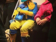 Не для нервових: Українців шокувало дивне вбрання пасажирів київського метро (фото)