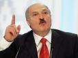 На домашньому б не посміли: Лукашенка вигнали з поля під час міжнародного хокейного матчу (відео)