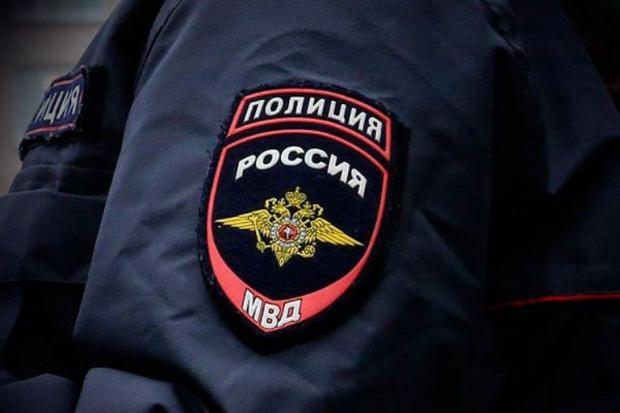 Російська поліція була без серйозної зброї? Ілюстрація: соцмережі.