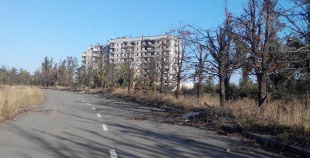 Октябрь 2017-го, окрестности в районе донецкого аэропорта.
