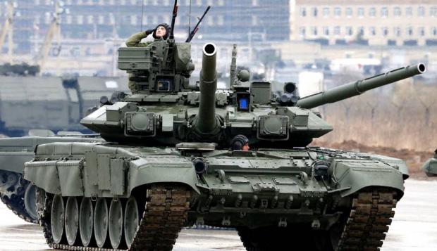Тепер російські танки будуть самі ховатися від українців. Ілюстрація: Голос Севастополя.
