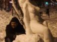 Тільки 18+? - В Одесі з'явилися еротичні сніговики (фото)