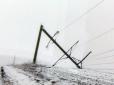 Негода на Одещині: У мережі показали повалені електроопори, які живили Ізмаїл (фото)