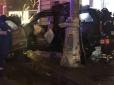 Смертельна ДТП у Москві: Водій Ford врізався в зупинку громадського транспорту, є загиблі (фото, відео)