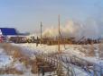 Згорів дотла: У Росії страшна пожежа знищила будинок Єльцина (фото, відео)