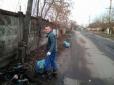 Майбутнє України: Мережу зворушив підліток, який збирає сміття у своєму селі та допомагає бійцям АТО (фото)