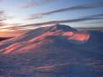 Велич засніжених Карпат: Гірський рятувальник показав захоплюючі світлини зими у високогір'ї