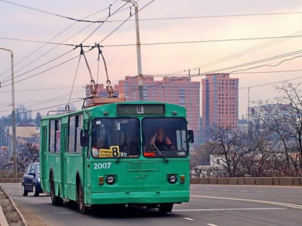 Не усі одеські тролейбуси у хорошому стані. Фото: Vgorode.