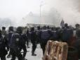 Сутички біля Верховної Ради: Коп використав газовий балончик проти журналіста (фото)