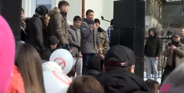 Школяр звернувся до Путіна. Фото: скріншот з відео.