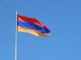 Революція перемагає? Уряд Вірменії пішов у відставку, опозиція вимагає позачергові вибори
