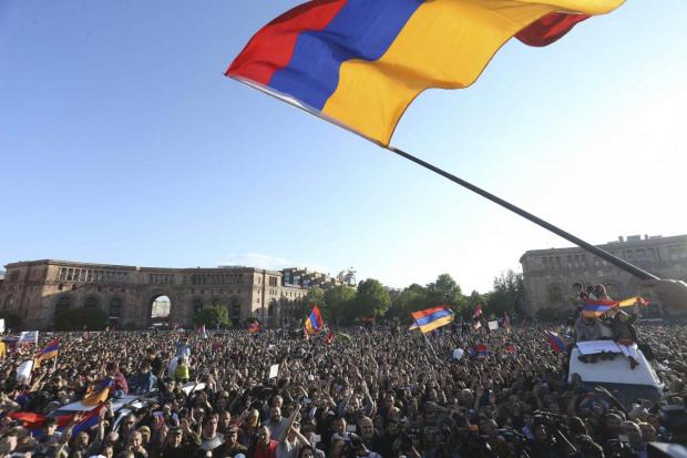 Масові протести у Вірменії. Фото: REUTERS 