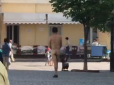 Креативно відзначив Першотравень: У центрі Мукачева прогулявся голий чоловік (відео, 16+)