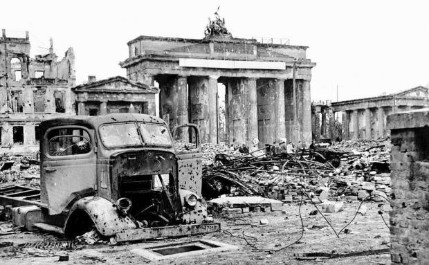 Берлін у травні 1945 року. Архівне фото.