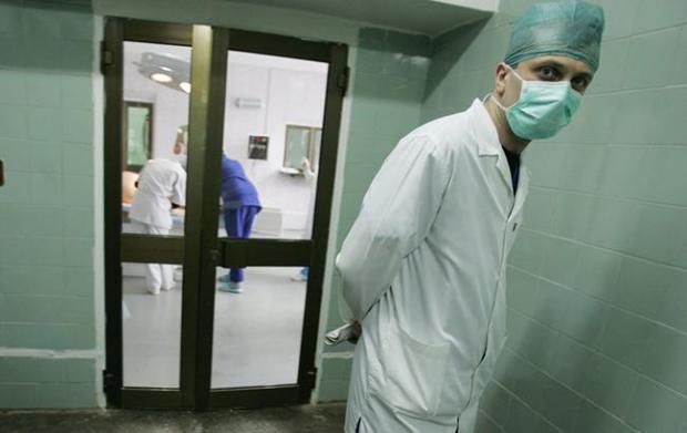 Нетверезий чоловік напав на санітара та охоронця лікарні. Фото: ЗМІ
