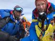 Еверест все-таки підкорився: Українські альпіністи розповіли, чому їх евакуювали з вершини світу
