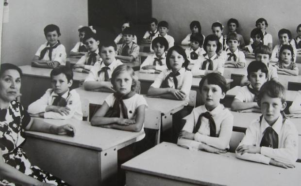 Радянські школярі мали бути слухняними та однаковими. Архівні фото.