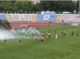 Вболівальники в Черкасах затіяли масову бійку з поліцією (відео)