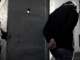 За кілька срібних прикрас і дешеву мобілку: На Одещині затримали грабіжників, які жорстоко вбили пенсіонерку (відео)