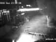 Шокуючі кадри: На відео потрапив момент, як авто збиває чоловіка на тротуарі в Тернополі