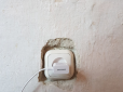 Тріщить по швах: Мережу нажахали фото пологового будинку в Криму