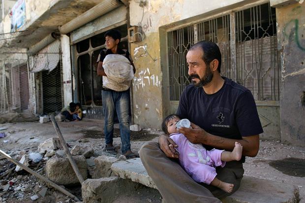 Сирійці, яким "допомогла" Росія, залишились без житла та рідних. Фото: Рейтерс.