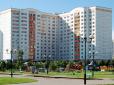 Вигнали прямо в капцях з дитиною: На Київщині подружжя викинули з квартири через кредит