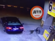 Через неуважного клієнта: Під Києвом вибухнула автозаправка (відео)