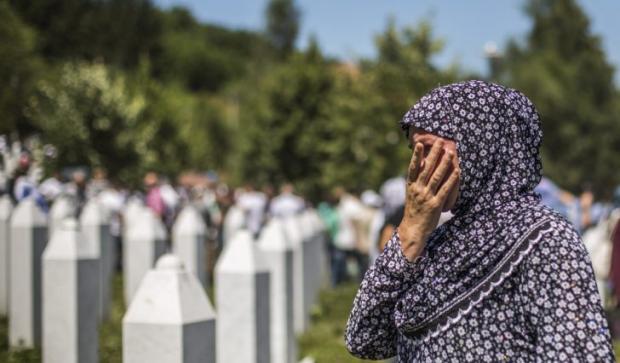 Меморіальне кладовище з жертвами масової різанини у Боснії. Ілюстрація:Amnesty International Ukraine