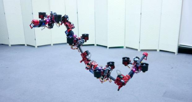 Японцы создали летающего «дракона», состоящего из независимых частей