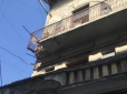Жахлива НП: В Івано-Франківську обвалився балкон разом із пенсіонеркою (фото, відео)