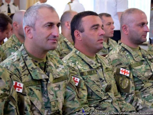 Збройні Сили Грузії представляють піхотний взвод, водолазна група, офіцери штабу. Церемонія відкриття навчань, 9 липня 2018 року
