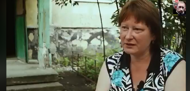 Росіянка не хоче жити в Україні, але й до Путіна не їде. Фото: скріншот з відео.
