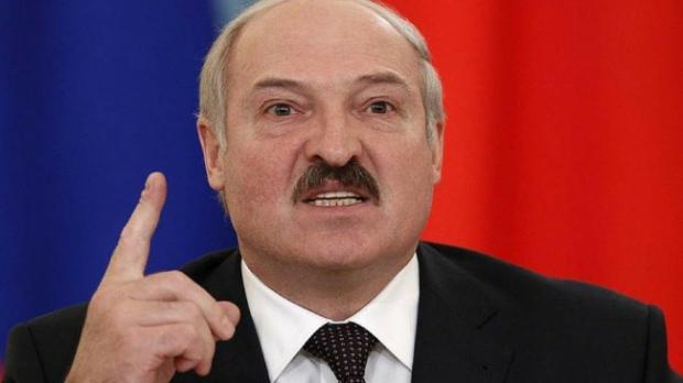 Лукашенко тільки робить незалежний вигляд? Фото: соцмережі.