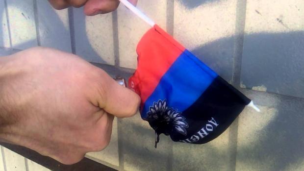 Не всім подобається прапор "ДНР". Фото: соцмережі.