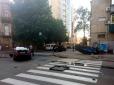 ДТП у стилі Голлівуду: У центрі Харкові після зіткнення автівок одну з них викинуло на тротуар і перекинуло на дах (фотофакти)