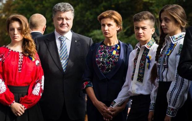 Петро Порошенко з сім'єю. Фото:Styler RBC