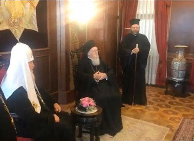 Патріарх Варфоломій зустрівся із патріархом Кирилом. Фото: Фейсбук.