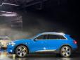 E-tron потягається з Tesla: Audi презентувала свій перший серійний електромобіль (відео)