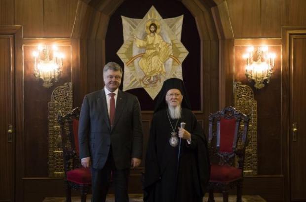 Порошенко і Вселенський патріарх Варфоломій - ще один крок від Москви. Фото: РБК.