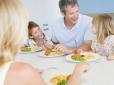 Зміцнює родини: 5 реалістичних способів отримати максимум від сімейного обіду чи вечері